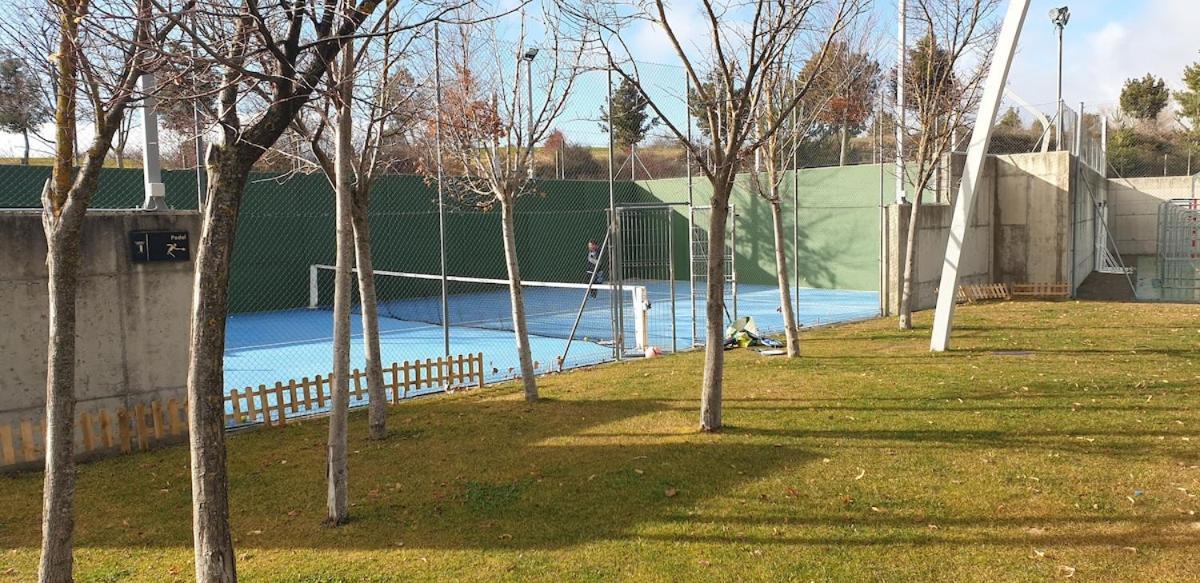 Adosado Entero, Bbq Y Piscina Comunitaria *